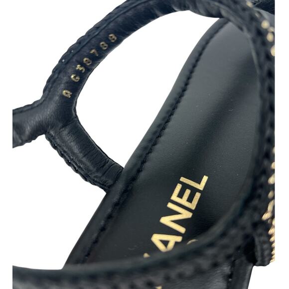 Chanel 2022 CC Logo Scooby Chain Thong Sandals - Picture 14 of 16